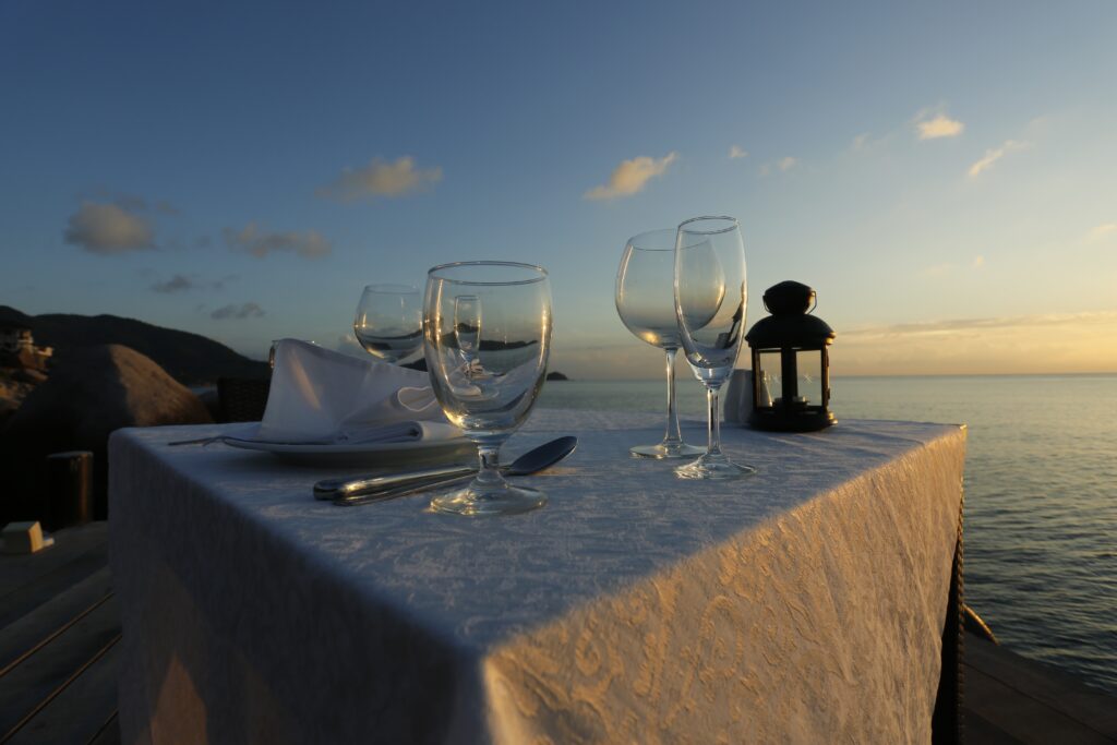 Titelbild Magazinbeitrag: Romantik on the Road: Ein Candlelight Dinner im Wohnmobil