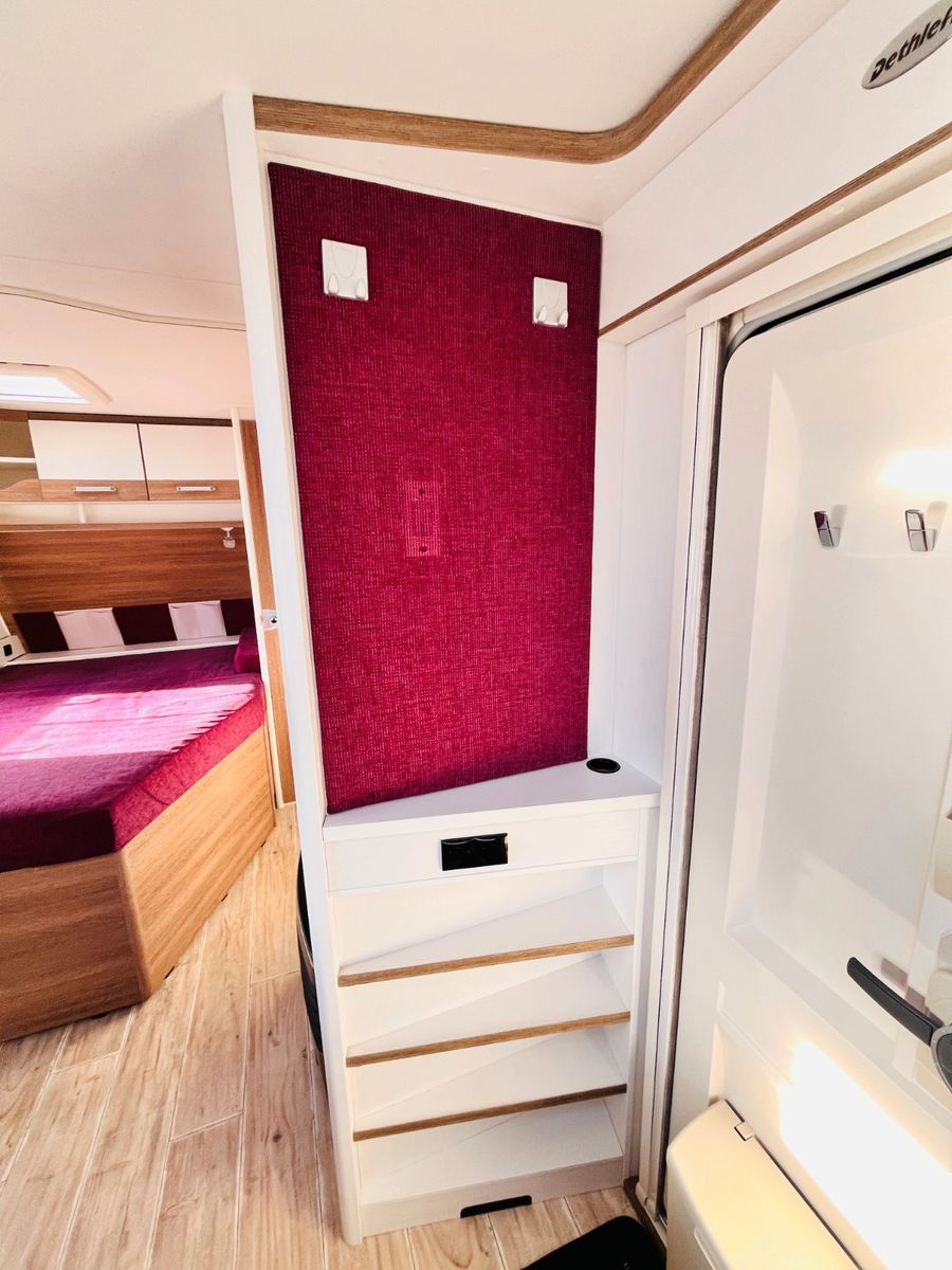 Fahrzeugabbildung Dethleffs C-TREND 475 FR FRANZ.BETT RUNDSITZGRUPPE  1.HAND