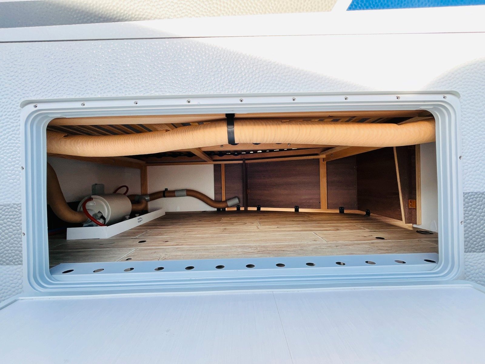 Fahrzeugabbildung Dethleffs C-TREND 475 FR FRANZ.BETT RUNDSITZGRUPPE  1.HAND