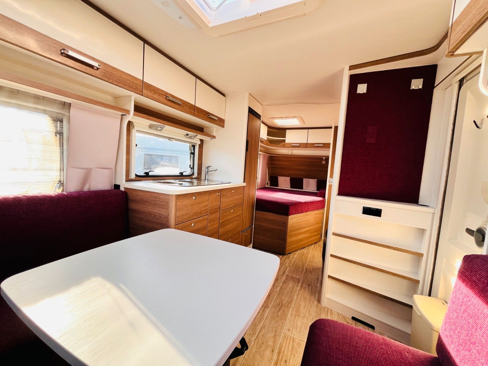 Fahrzeugabbildung Dethleffs C-TREND 475 FR FRANZ.BETT RUNDSITZGRUPPE  1.HAND