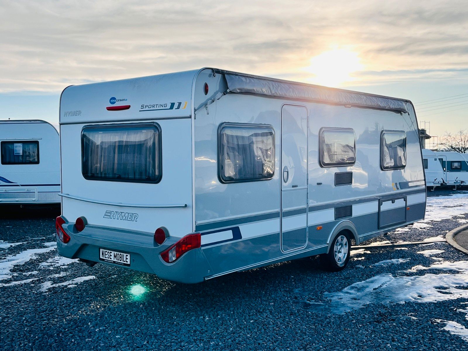 Fahrzeugabbildung HYMER / ERIBA / HYMERCAR SPORTING 530 EINZELBETTEN MARKISE ALUFELGEN