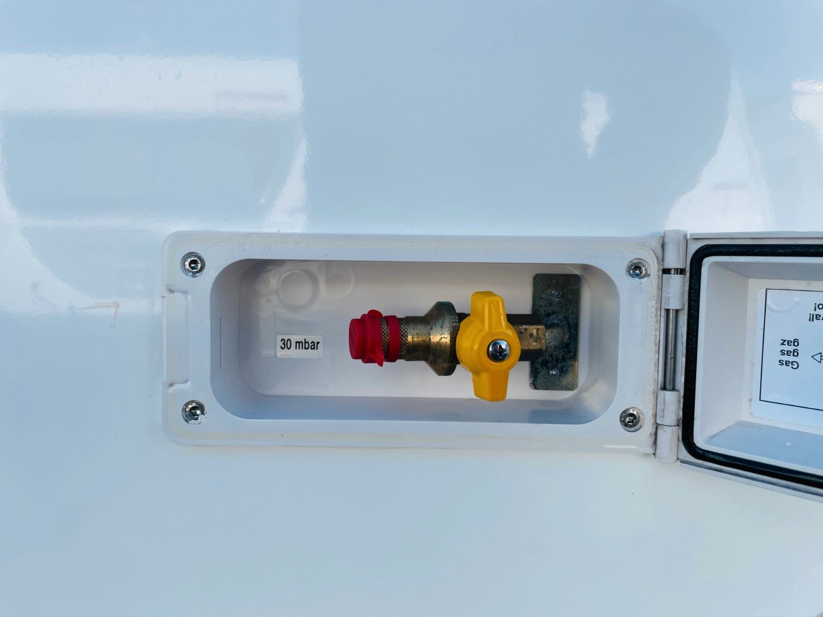 Fahrzeugabbildung Eura Mobil INTEGRA LINE 695 EB EINZELBETTEN KLIMA LUFTFEDER