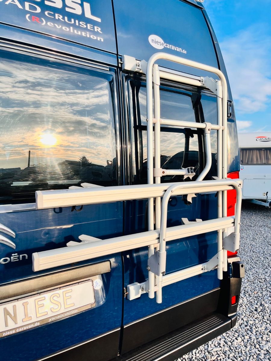 Fahrzeugabbildung Pössl ROADCRUSIER REVOLUTION LÄNGSHUBBETT SOLAR