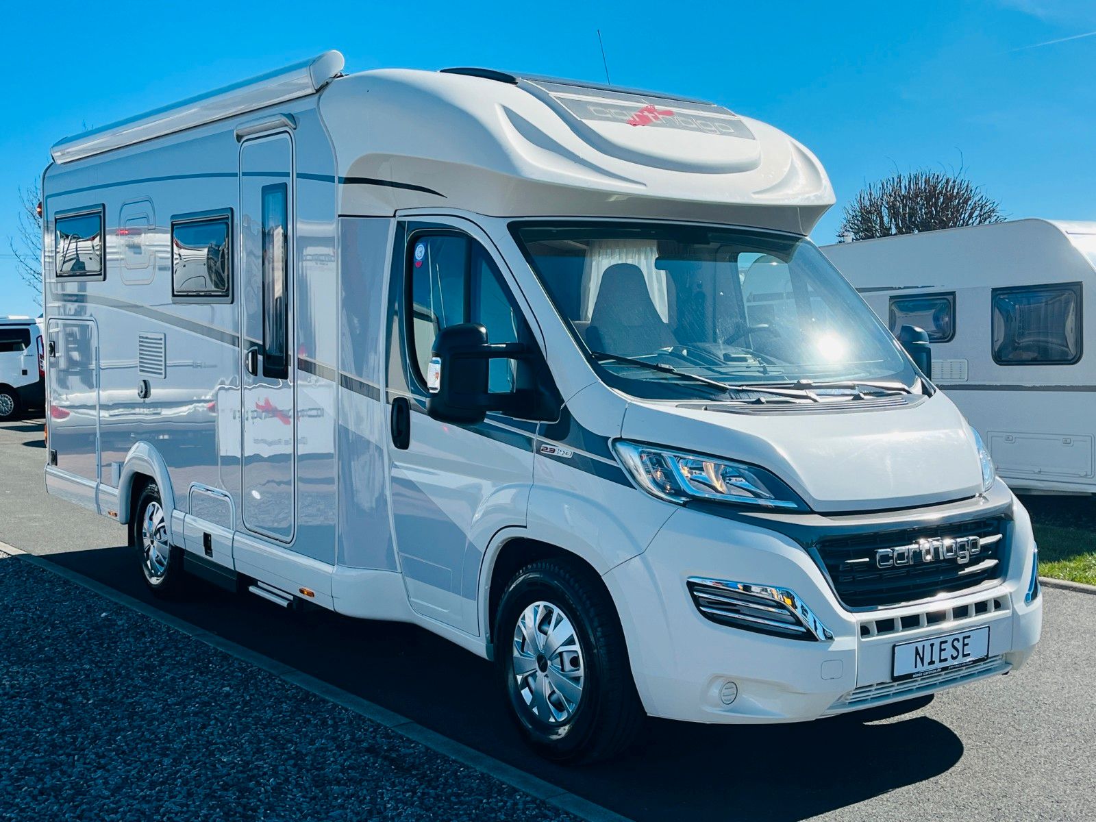 Fahrzeugabbildung Carthago C-TOURER T 143 LE 9G-AUTOMATIK SAT TV 1.HAND