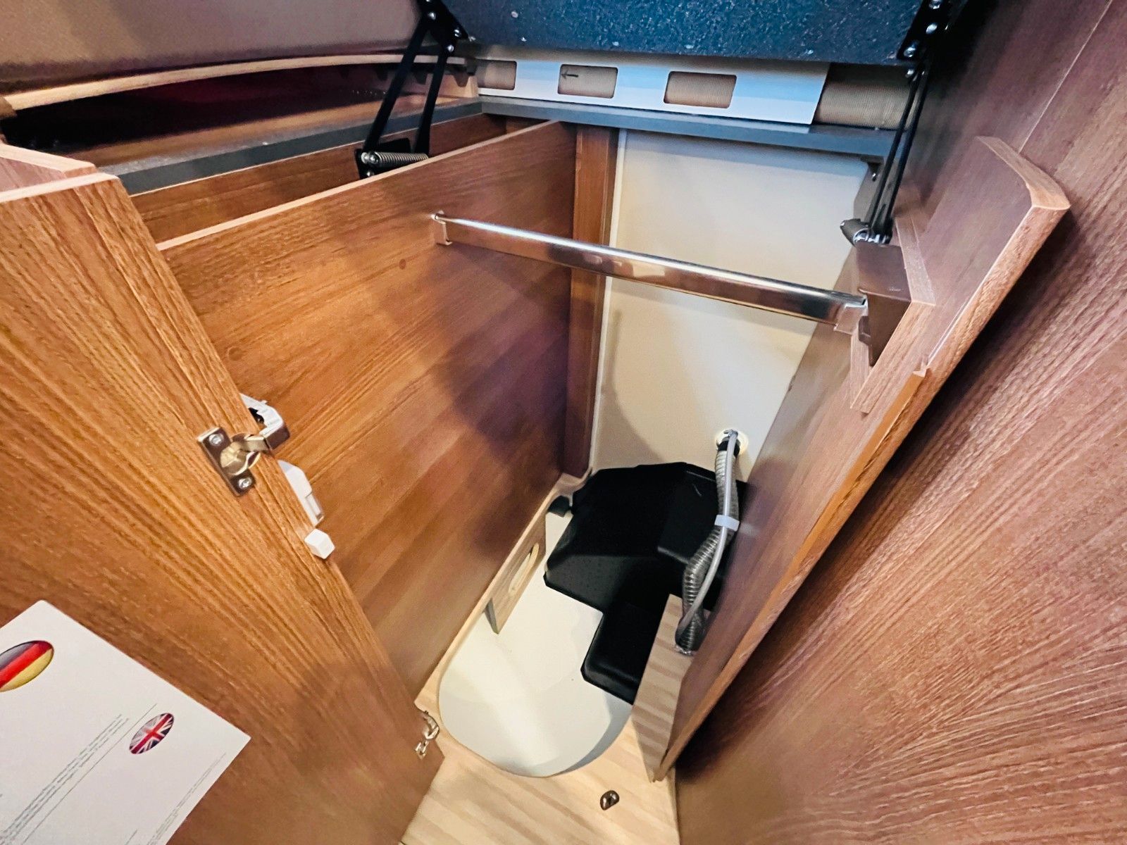 Fahrzeugabbildung Carthago C-TOURER T 143 LE 9G-AUTOMATIK SAT TV 1.HAND