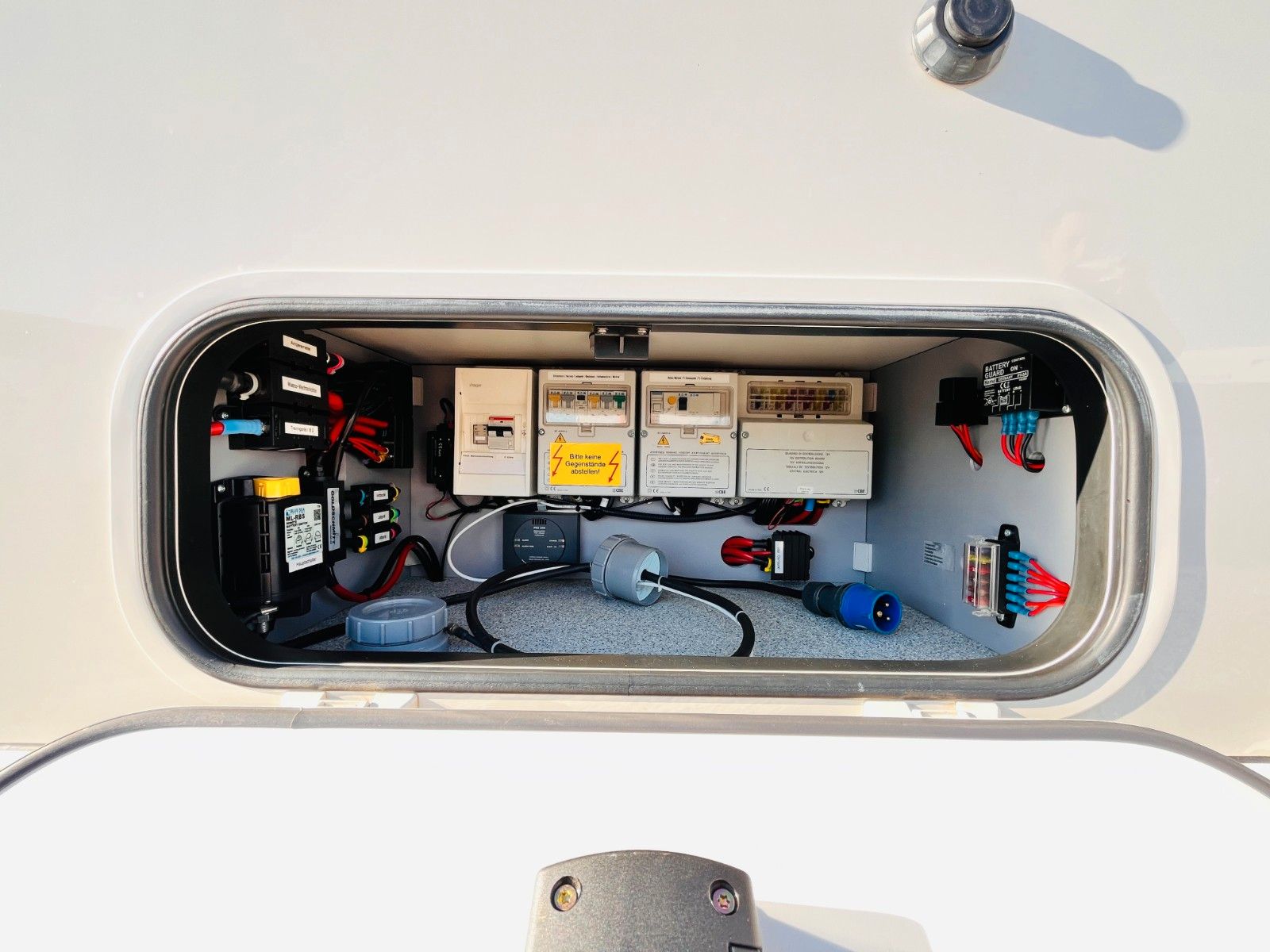 Fahrzeugabbildung Morelo HOME 79 LX HUBSTÜTZEN KLIMA SAT SOLAR 1.HAND
