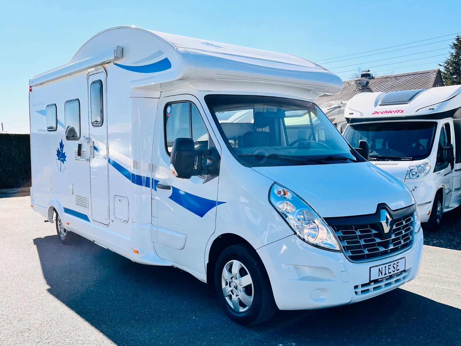 Fahrzeugabbildung Ahorn CAMP T 660 PLUS FRANZ.BETT HUBBETT 6-SITZE