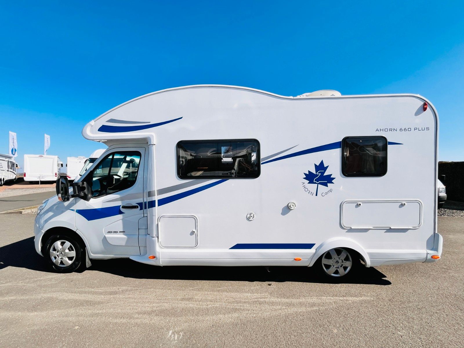 Fahrzeugabbildung Ahorn CAMP T 660 PLUS FRANZ.BETT HUBBETT 6-SITZE