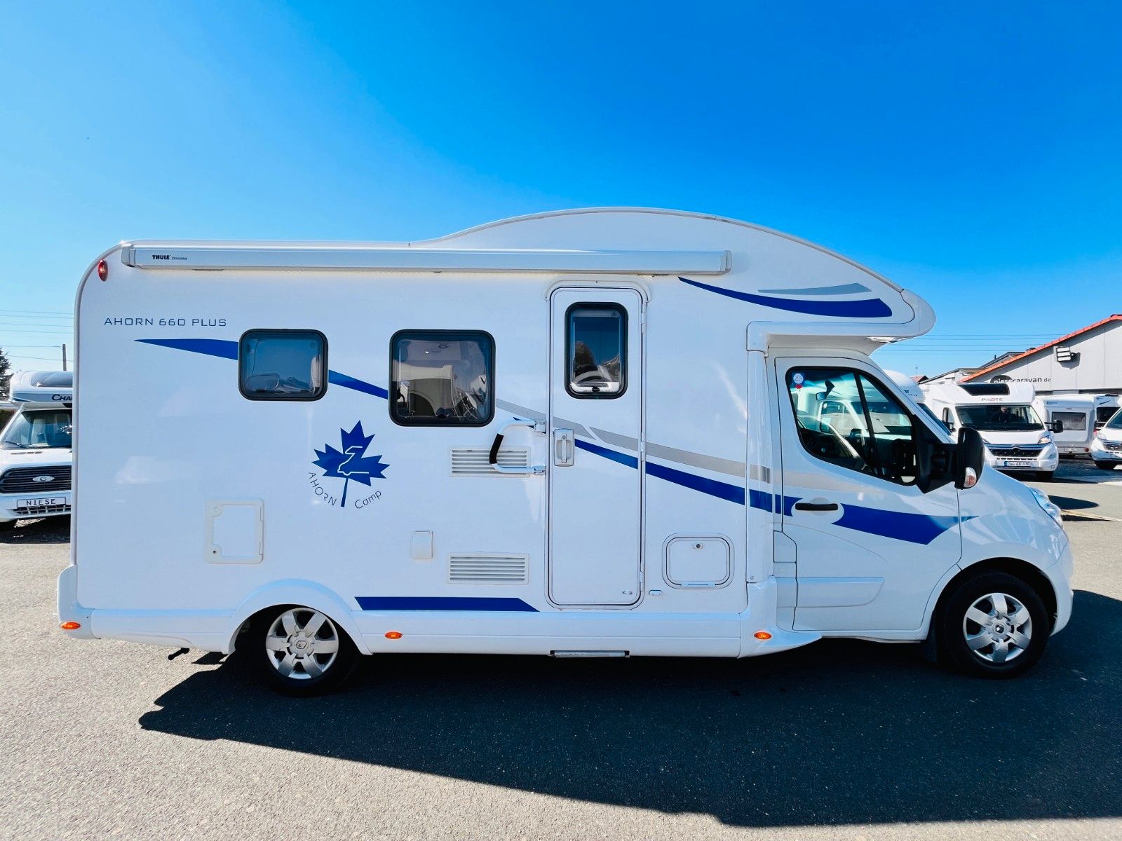 Fahrzeugabbildung Ahorn CAMP T 660 PLUS FRANZ.BETT HUBBETT 6-SITZE