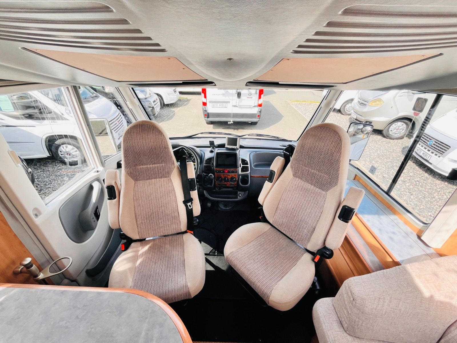 Fahrzeugabbildung Bürstner ELEGANCE I 685 FRANZ.BETT SOLAR POWERMOTOR
