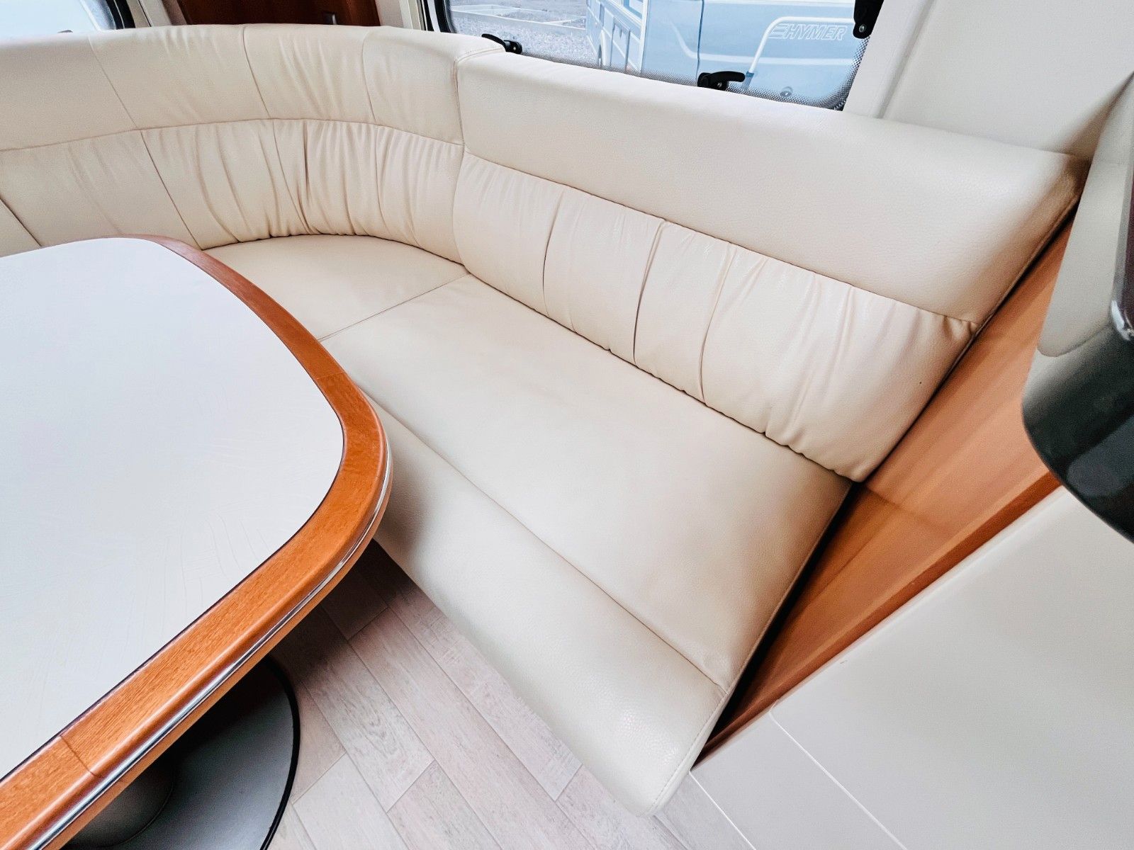Fahrzeugabbildung Fendt DIAMOND 700 QUEENSBETT KLIMA MARKISE MOVER