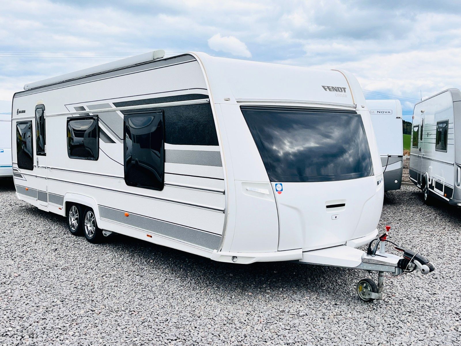 Fahrzeugabbildung Fendt DIAMOND 700 QUEENSBETT KLIMA MARKISE MOVER