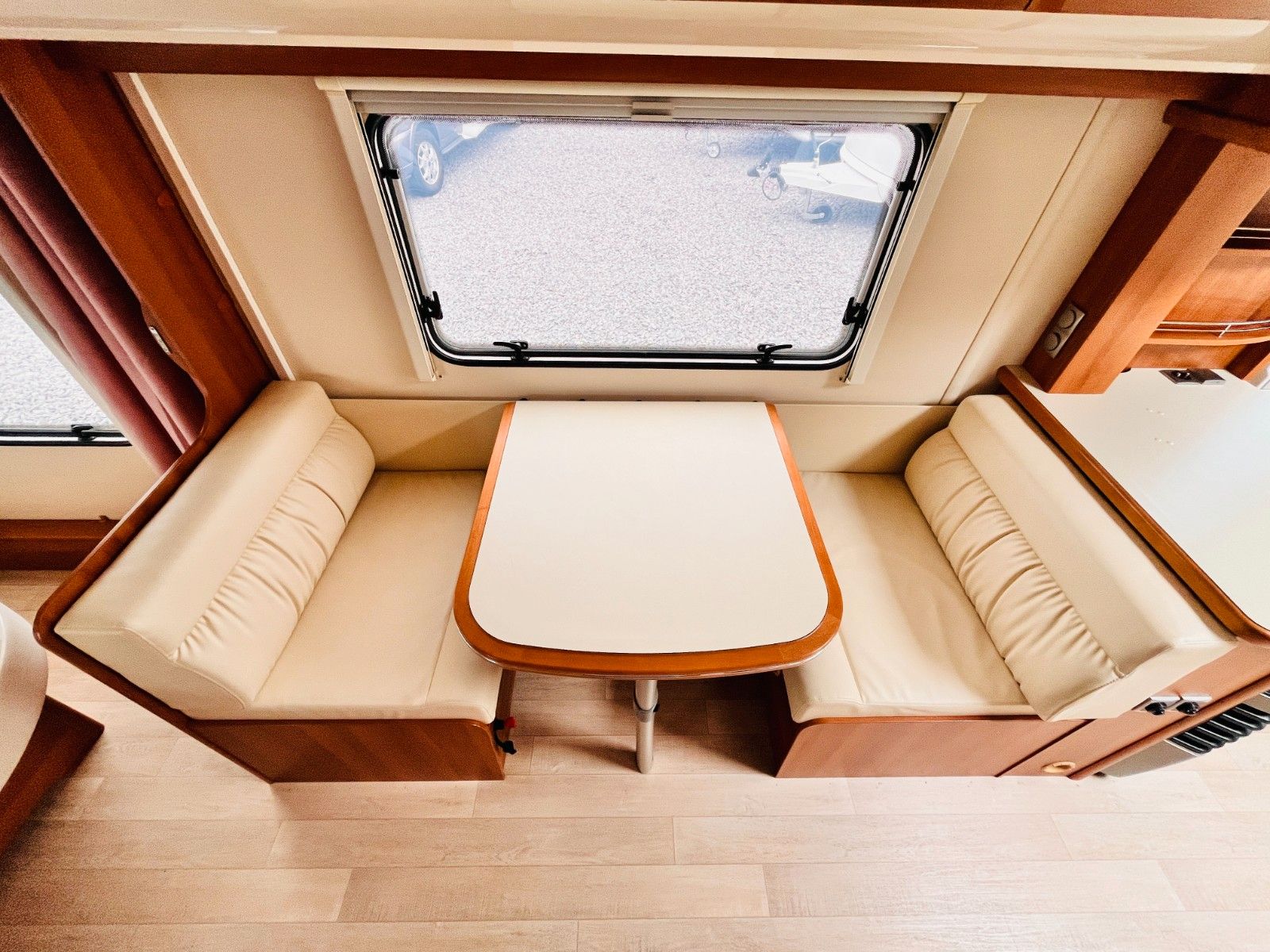 Fahrzeugabbildung Fendt DIAMOND 700 QUEENSBETT KLIMA MARKISE MOVER
