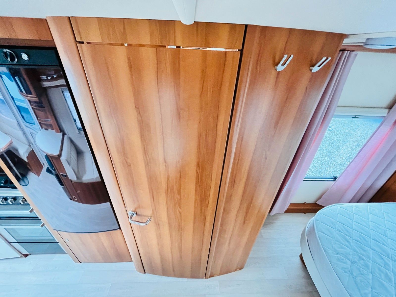 Fahrzeugabbildung Fendt DIAMOND 700 QUEENSBETT KLIMA MARKISE MOVER