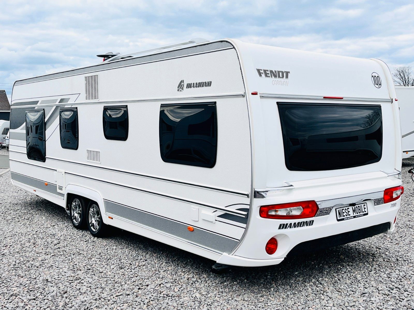 Fahrzeugabbildung Fendt DIAMOND 700 QUEENSBETT KLIMA MARKISE MOVER
