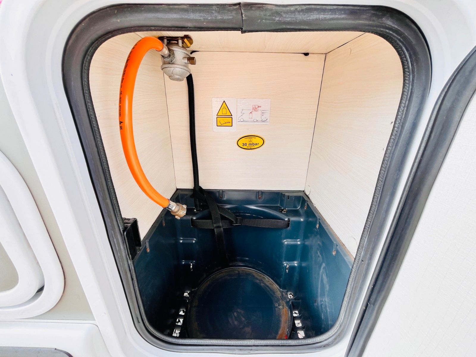 Fahrzeugabbildung Challenger MAGEO 290 HECKBAD GARAGE HUBBETT SOLAR