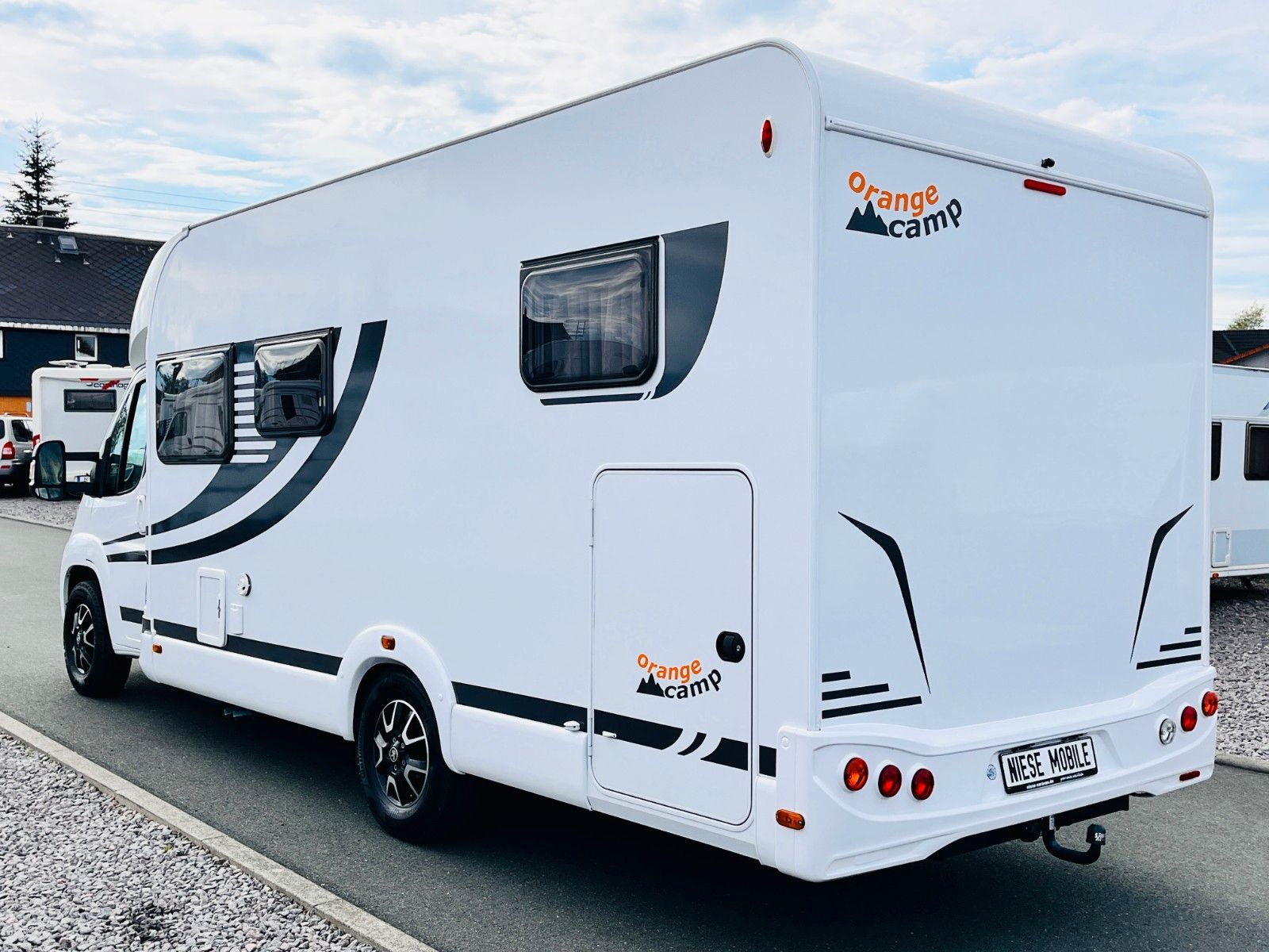 Fahrzeugabbildung Orangecamp TI 700 MEH EINZELBETTEN HUBBETT SAT KLIMA