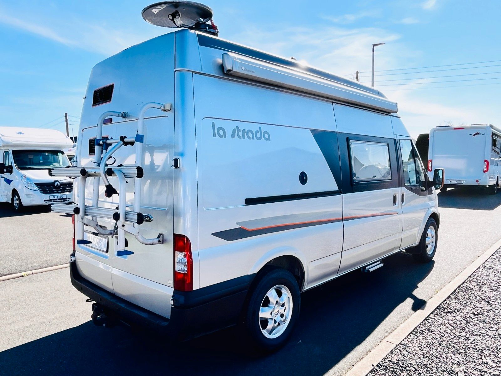 Fahrzeugabbildung La Strada TRENTO 600 SAT TV SOLAR MARKISE
