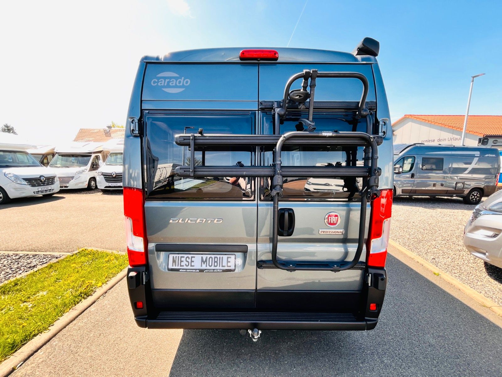 Fahrzeugabbildung Carado CVE 600 QUERBETT FAHRRADTRÄGER SOLAR MARKISE