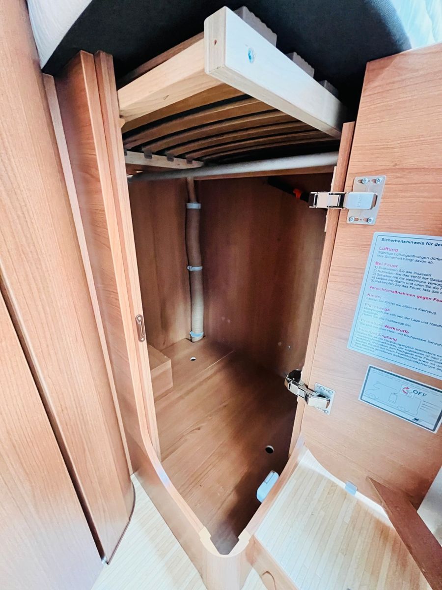 Fahrzeugabbildung LMC BREEZER H 733 G EINZELBETTEN HUBBET SAT TV