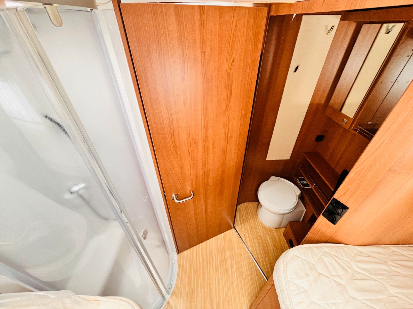 Fahrzeugabbildung LMC BREEZER H 733 G EINZELBETTEN HUBBET SAT TV
