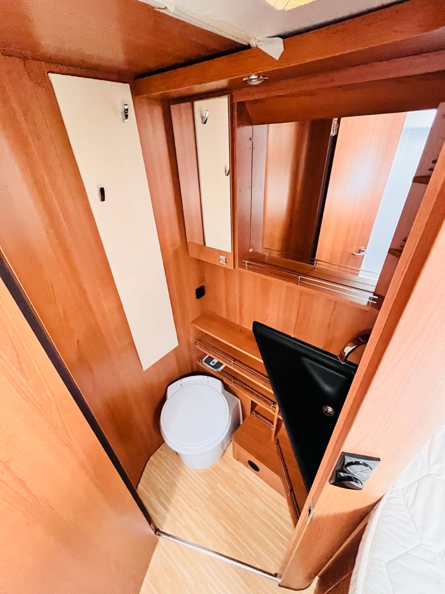 Fahrzeugabbildung LMC BREEZER H 733 G EINZELBETTEN HUBBET SAT TV