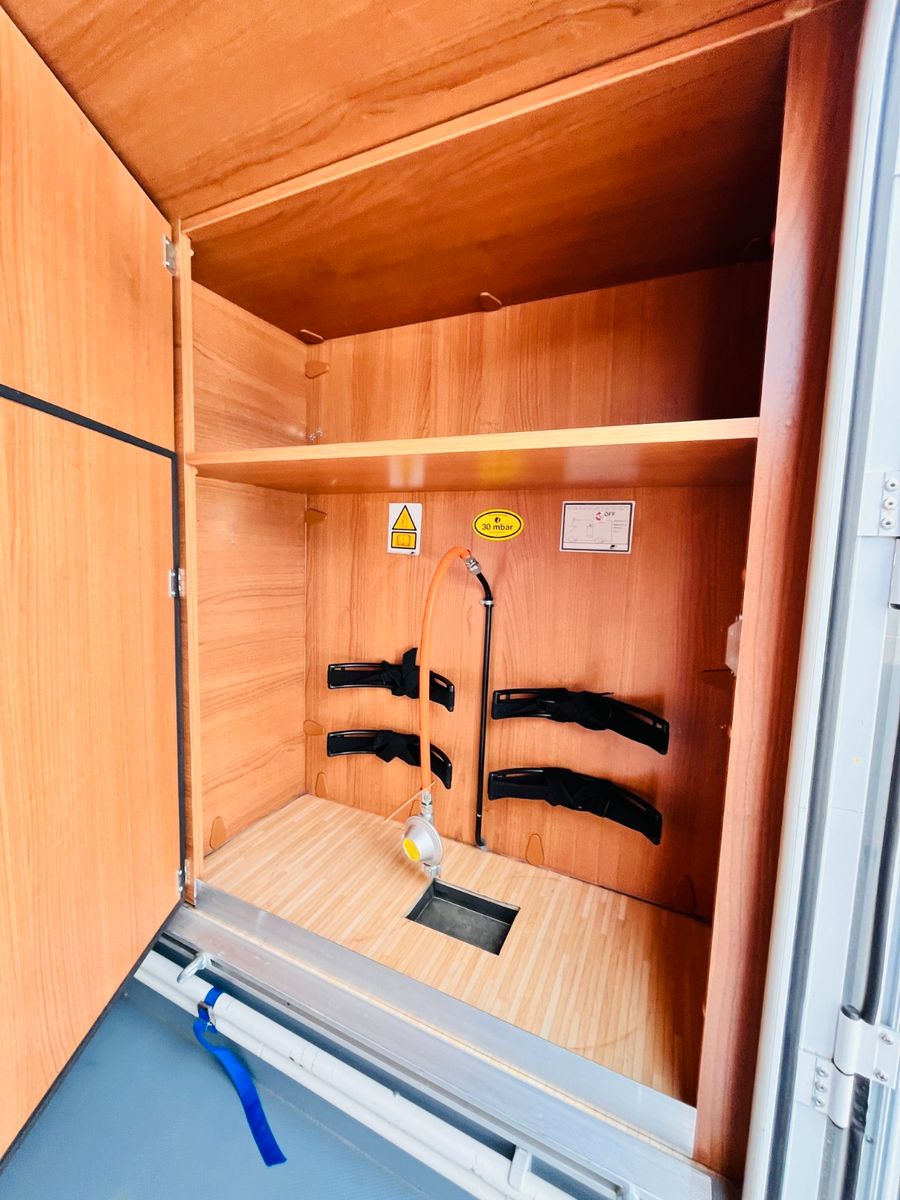 Fahrzeugabbildung LMC BREEZER H 733 G EINZELBETTEN HUBBET SAT TV