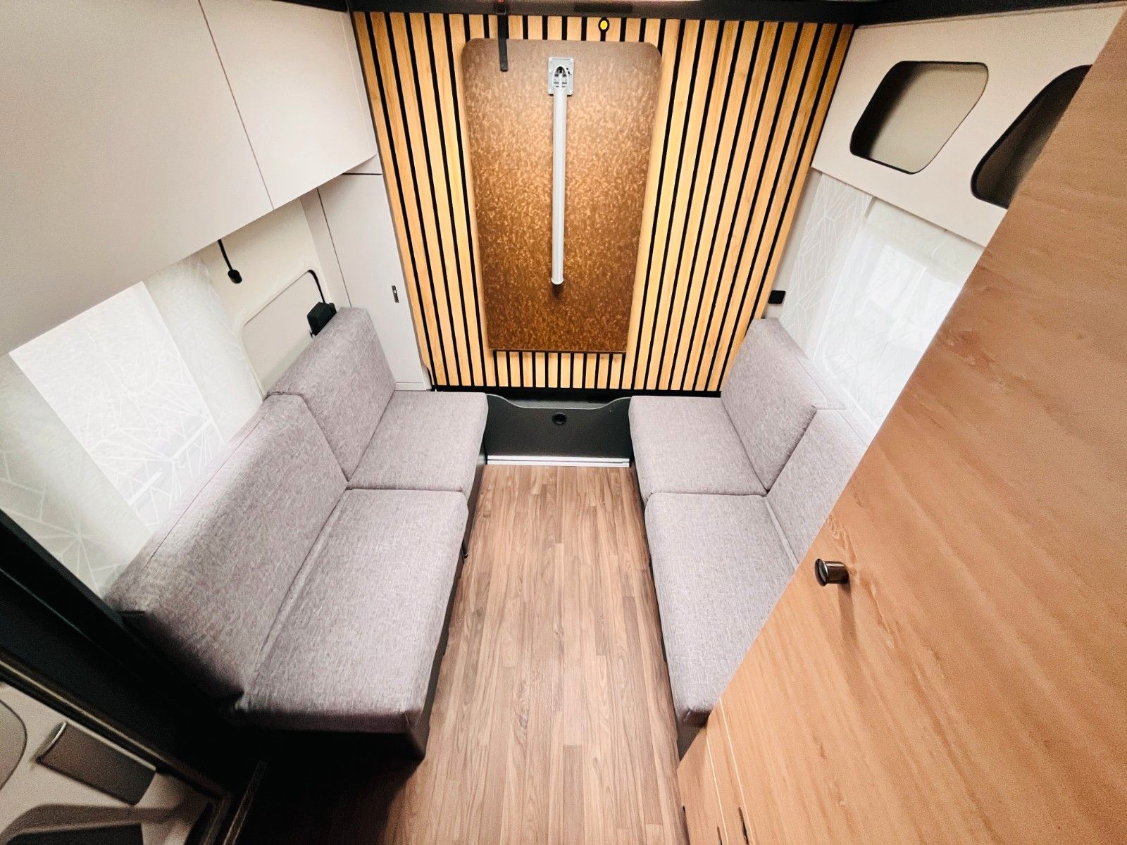 Fahrzeugabbildung Knaus YASEO 340 PX AUFLASTUNG 1.500 Kg