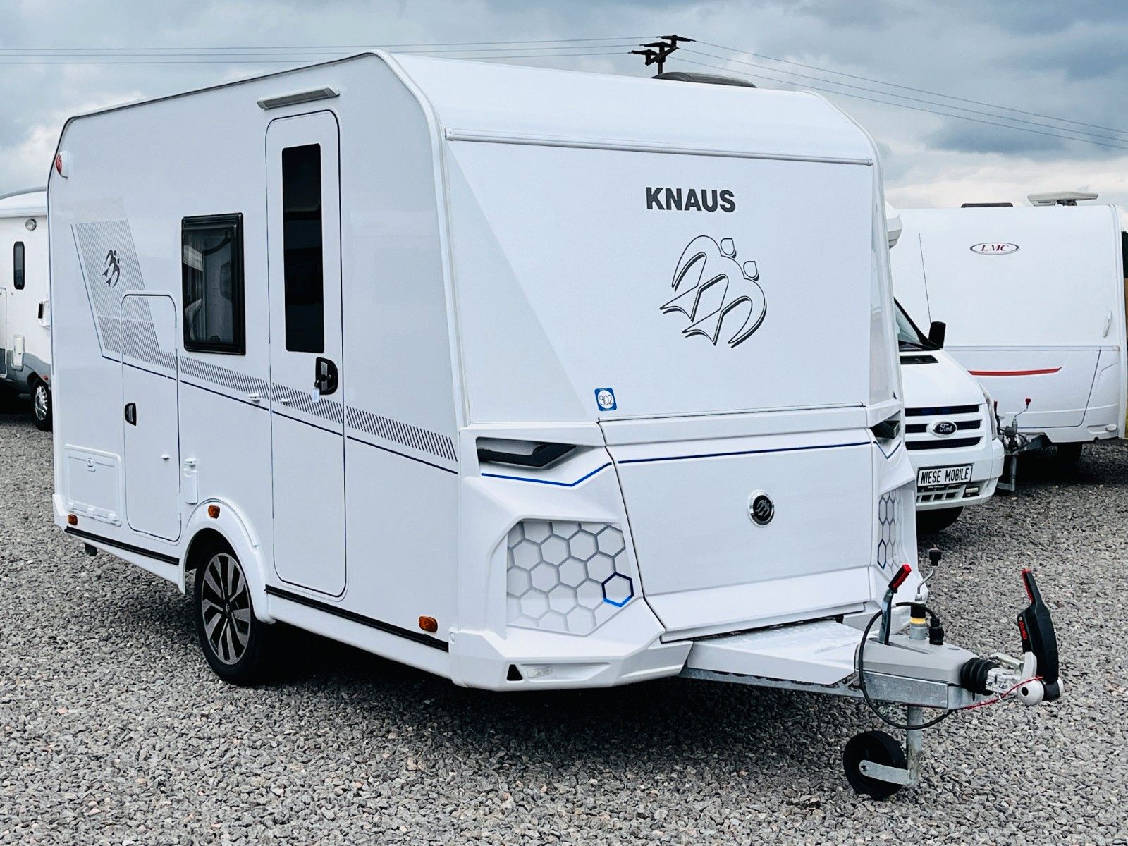 Fahrzeugabbildung Knaus YASEO 340 PX AUFLASTUNG 1.500 Kg