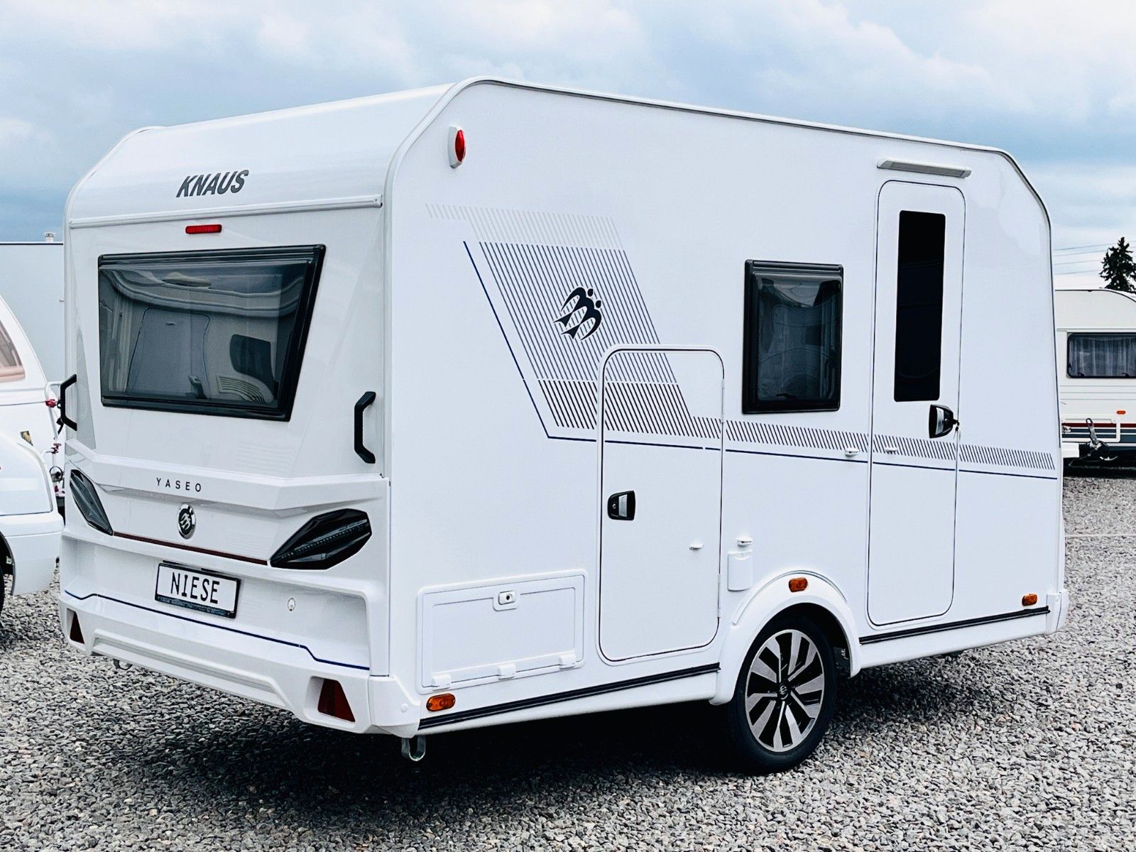 Fahrzeugabbildung Knaus YASEO 340 PX AUFLASTUNG 1.500 Kg
