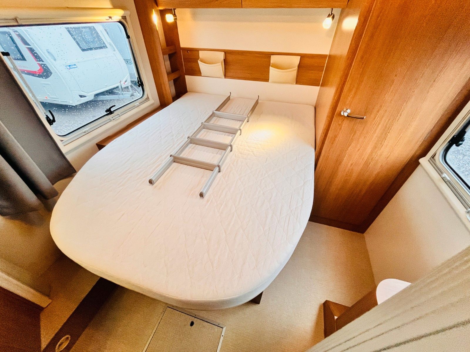 Fahrzeugabbildung Eura Mobil PROFILA 680 QB QUEENSBETT HUBBETT SOLAR