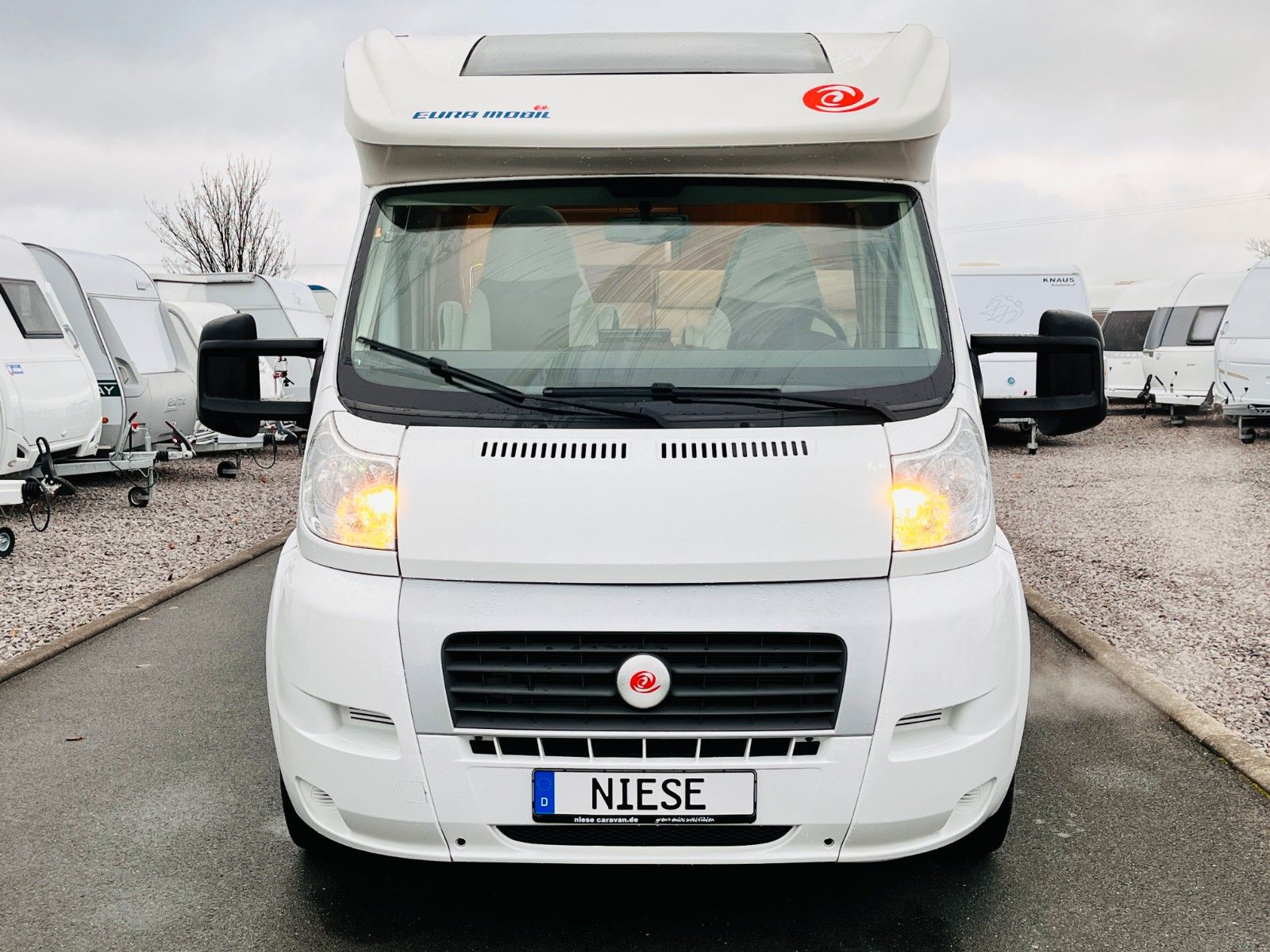 Fahrzeugabbildung Eura Mobil PROFILA 680 QB QUEENSBETT HUBBETT SOLAR