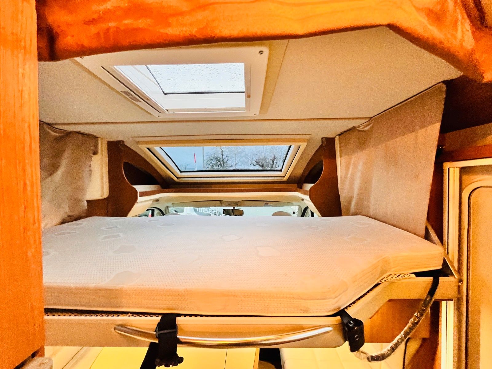 Fahrzeugabbildung Eura Mobil PROFILA 680 QB QUEENSBETT HUBBETT SOLAR