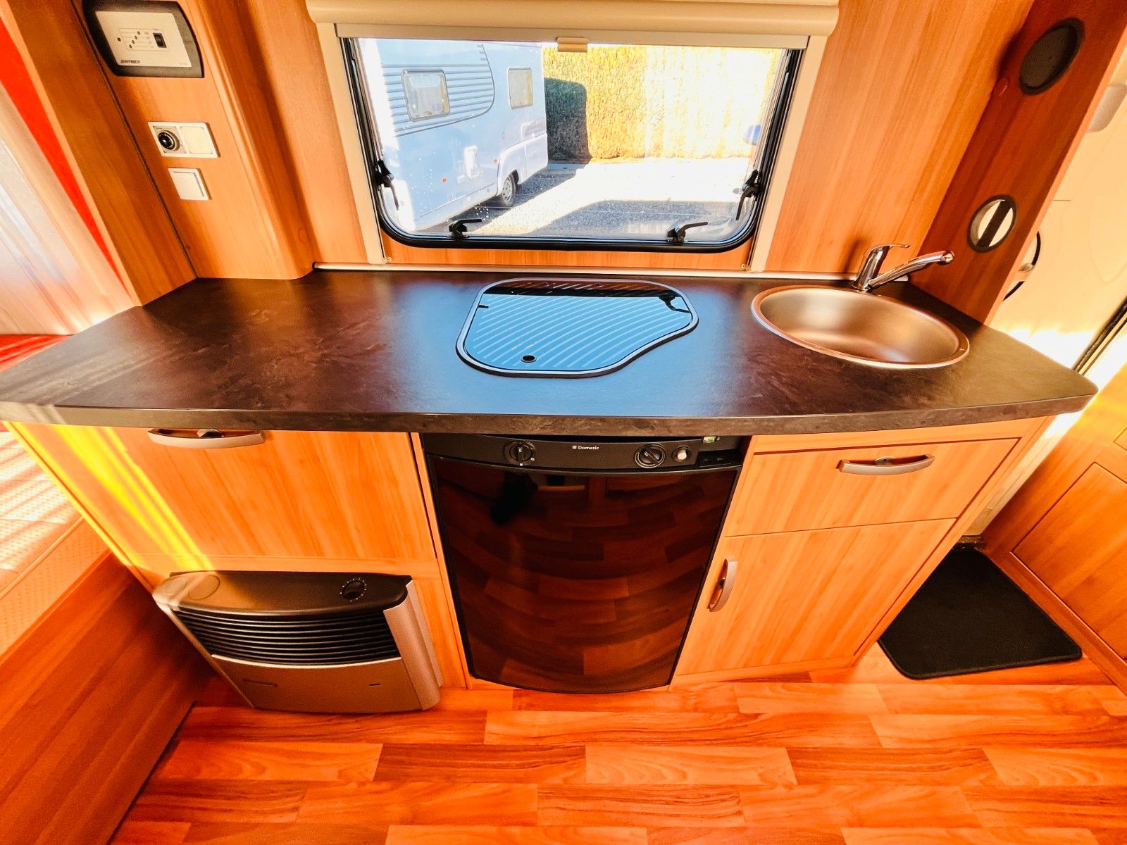 Fahrzeugabbildung HYMER / ERIBA / HYMERCAR SPORTING 440 A QUERBETT FAHRRADTRÄGER