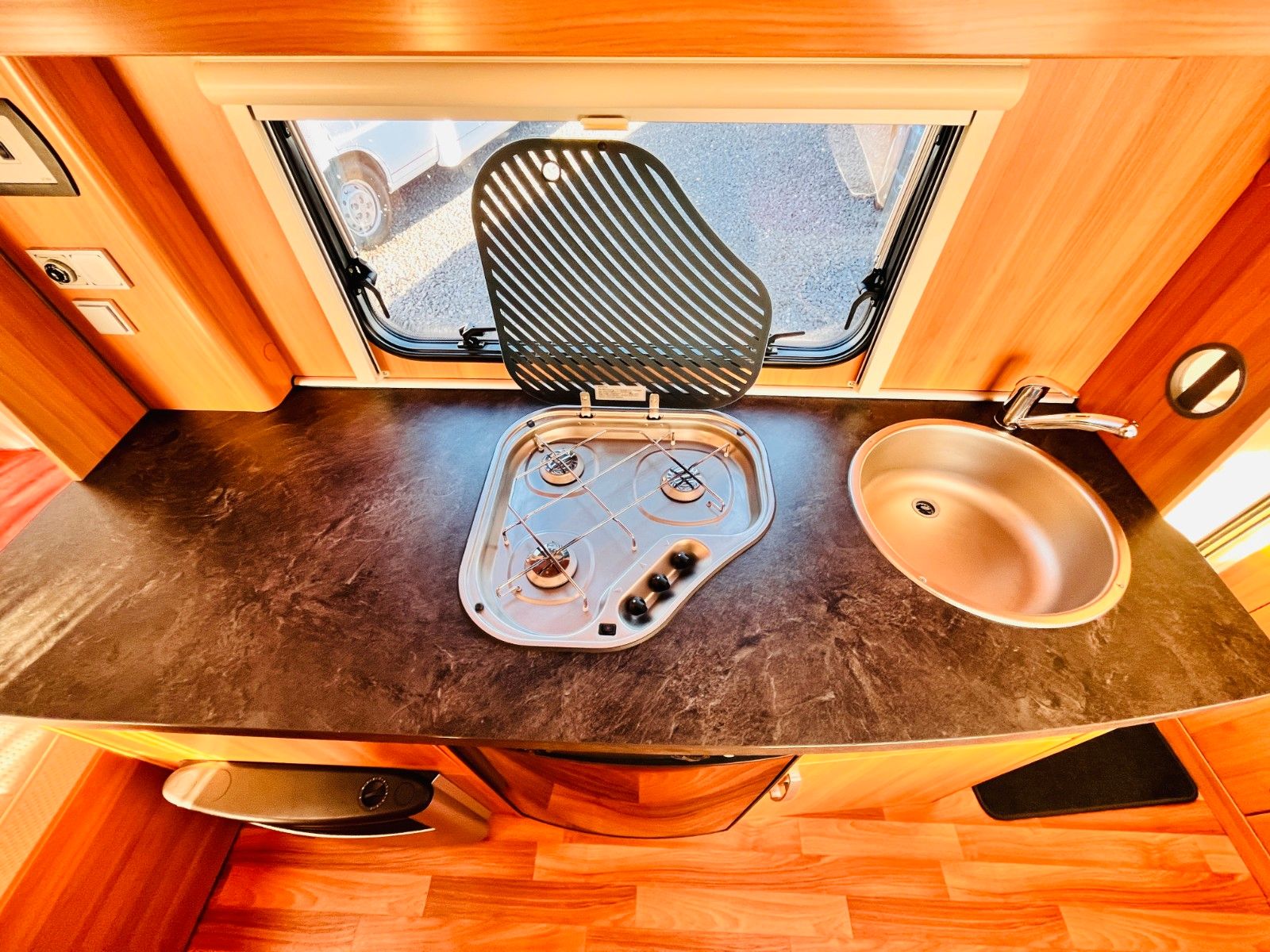 Fahrzeugabbildung HYMER / ERIBA / HYMERCAR SPORTING 440 A QUERBETT FAHRRADTRÄGER