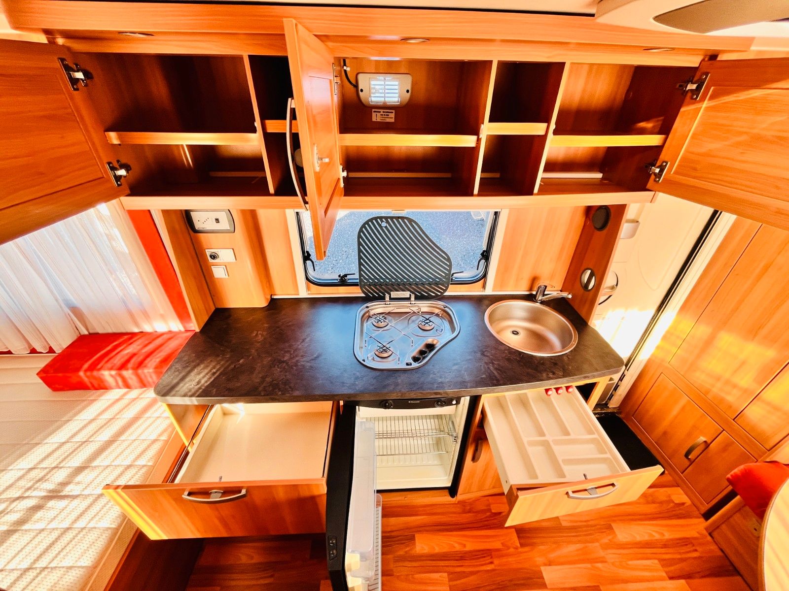 Fahrzeugabbildung HYMER / ERIBA / HYMERCAR SPORTING 440 A QUERBETT FAHRRADTRÄGER