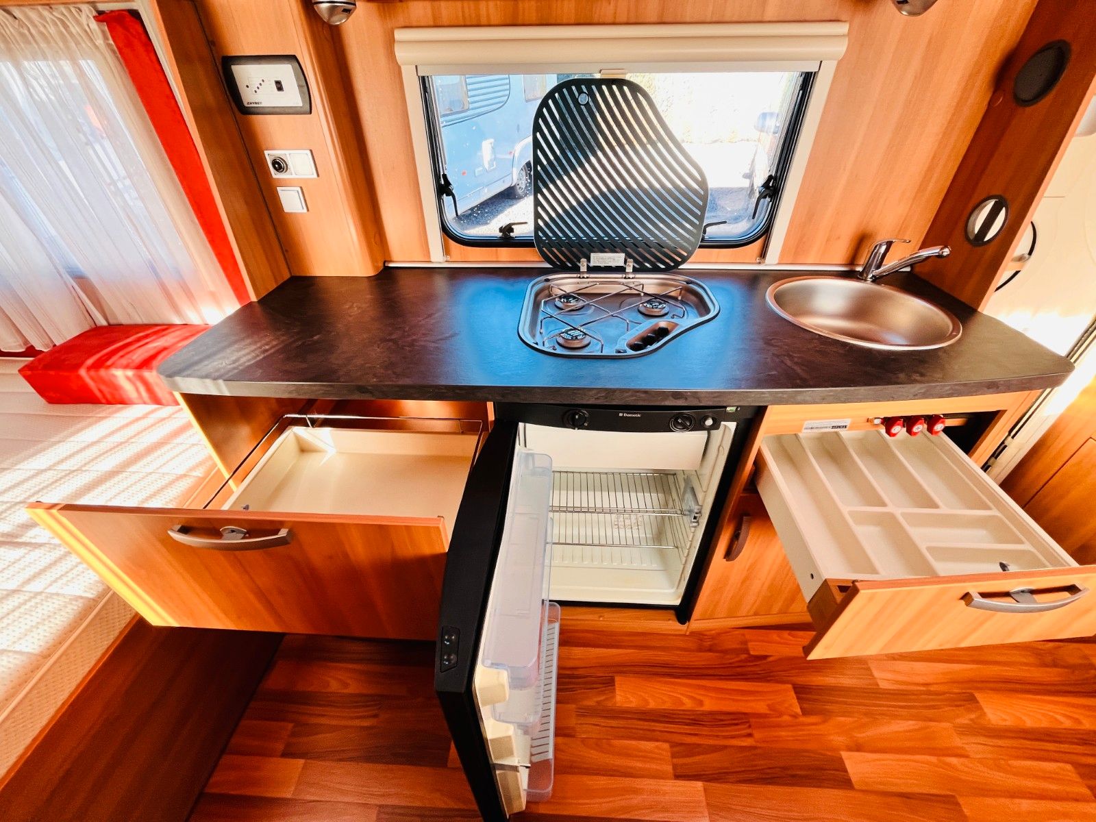 Fahrzeugabbildung HYMER / ERIBA / HYMERCAR SPORTING 440 A QUERBETT FAHRRADTRÄGER