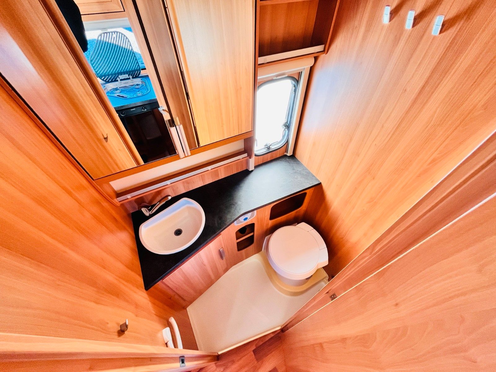 Fahrzeugabbildung HYMER / ERIBA / HYMERCAR SPORTING 440 A QUERBETT FAHRRADTRÄGER