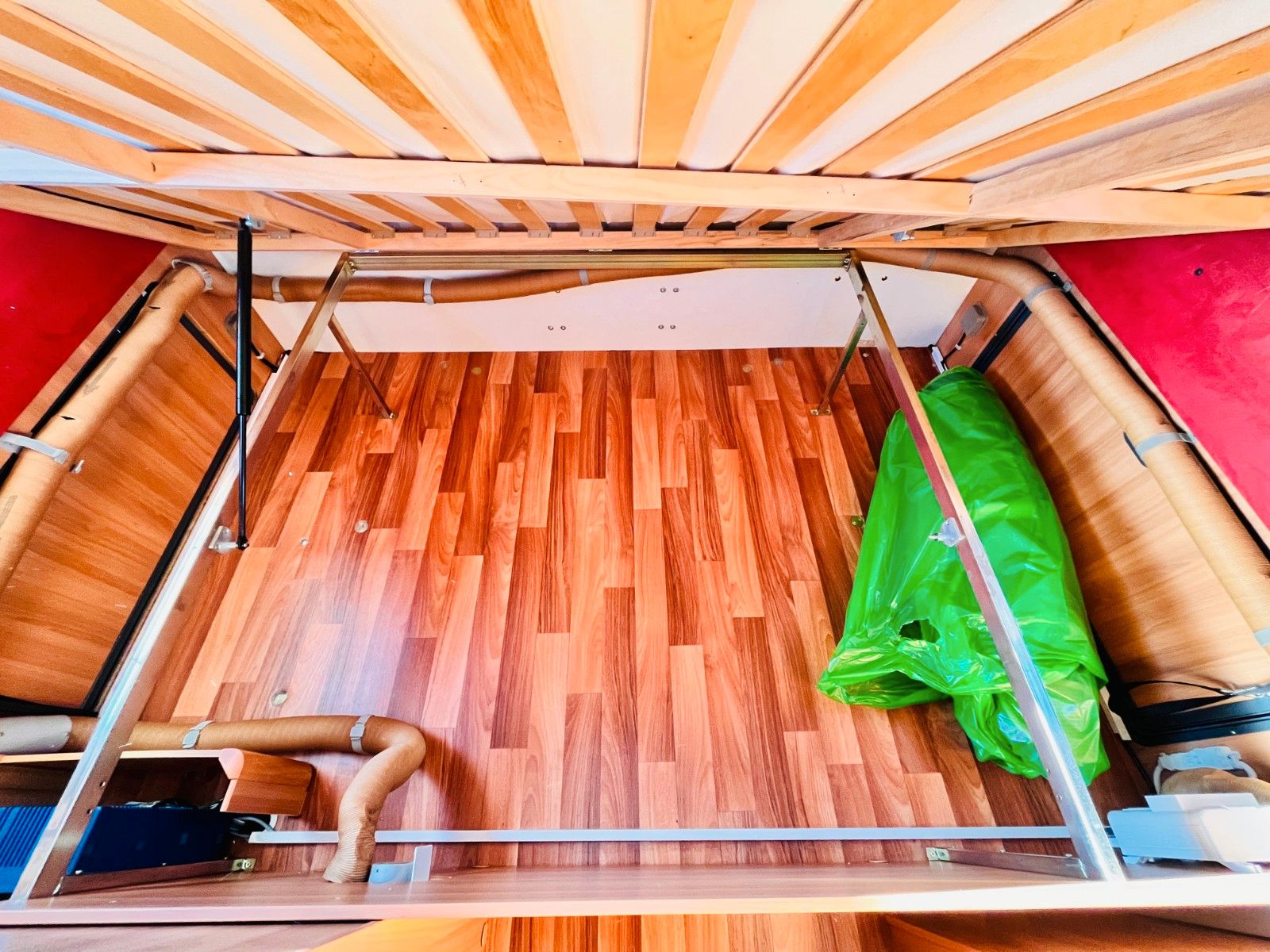 Fahrzeugabbildung HYMER / ERIBA / HYMERCAR SPORTING 440 A QUERBETT FAHRRADTRÄGER