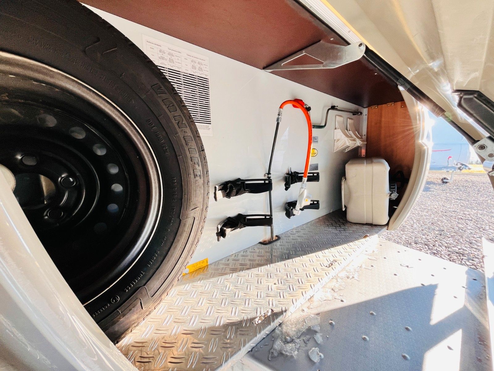 Fahrzeugabbildung HYMER / ERIBA / HYMERCAR SPORTING 440 A QUERBETT FAHRRADTRÄGER