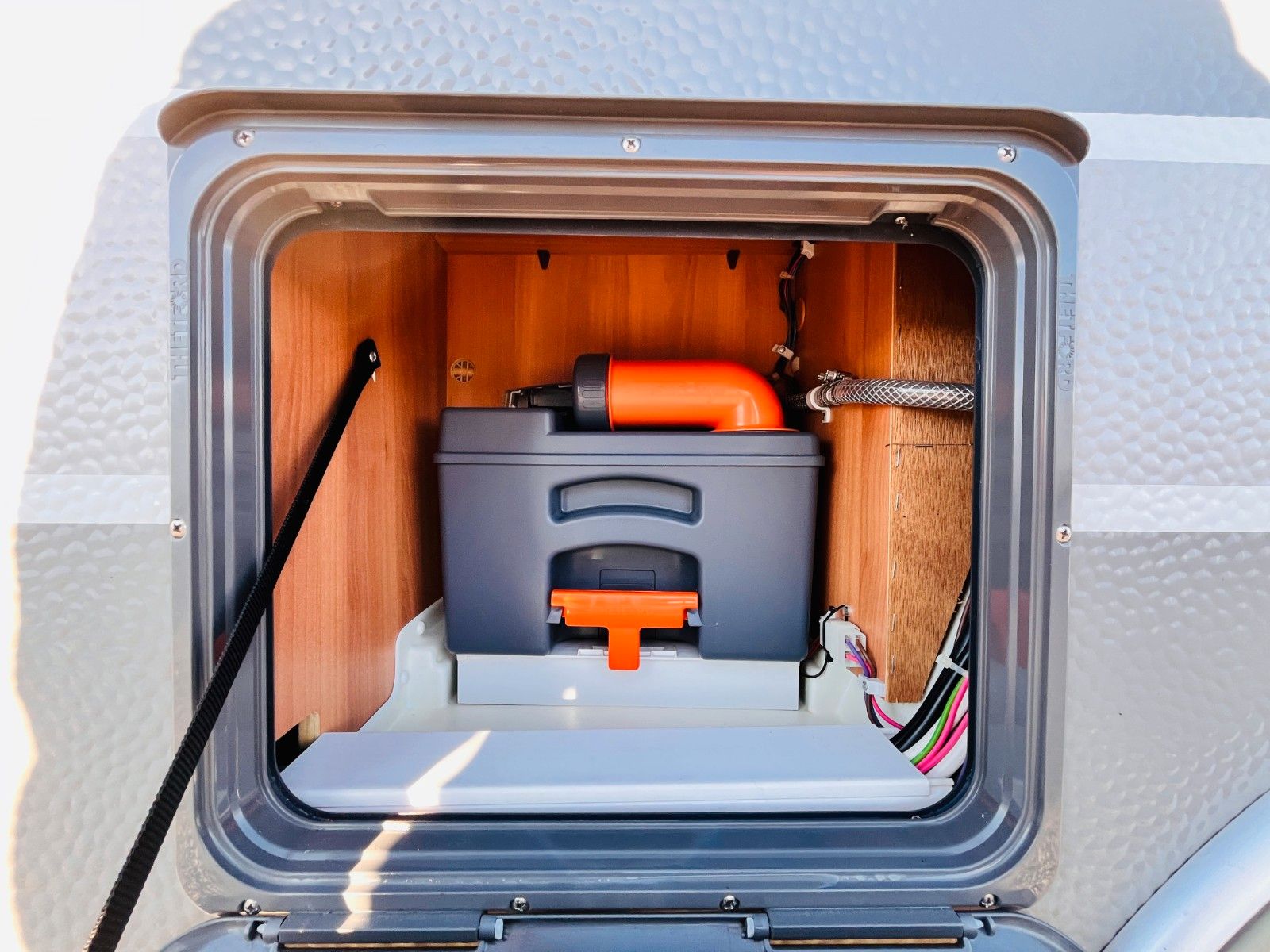 Fahrzeugabbildung HYMER / ERIBA / HYMERCAR SPORTING 440 A QUERBETT FAHRRADTRÄGER