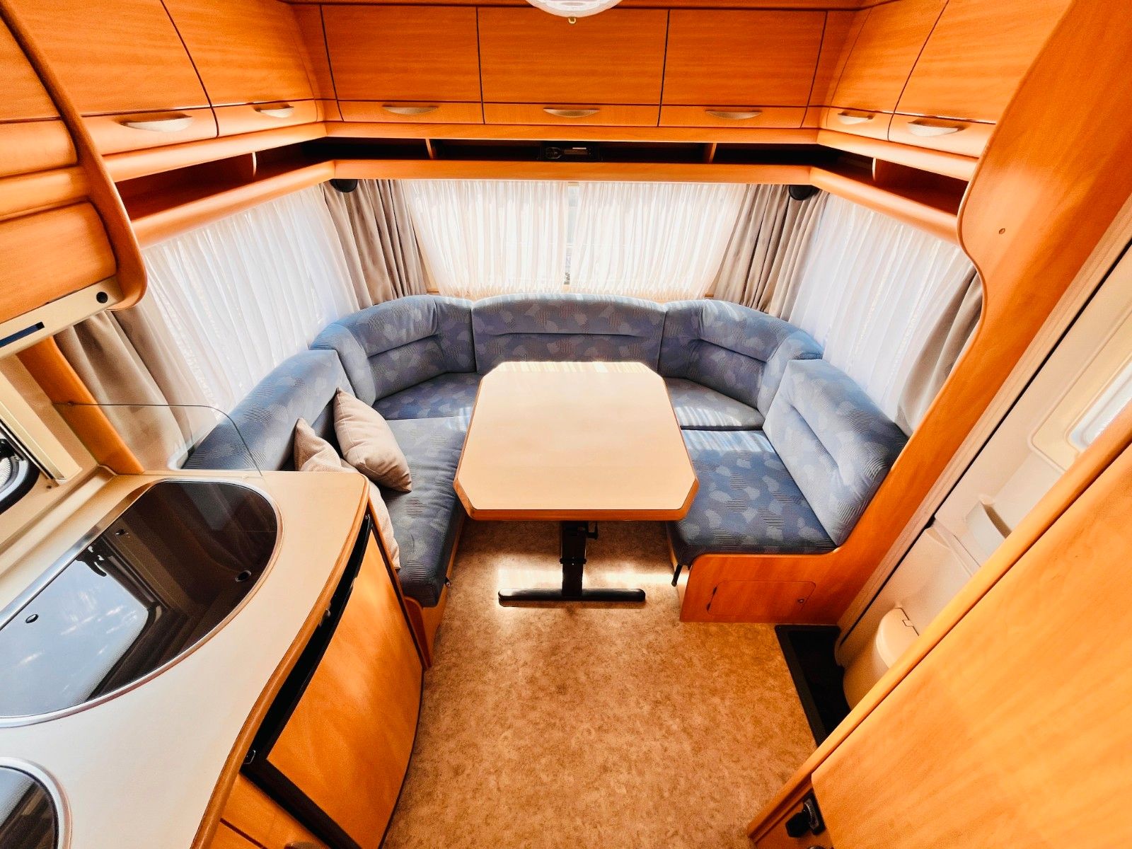 Fahrzeugabbildung Fendt SAPHIR 470 TF FRANZ.BETT RUNDSITZGRUPPE