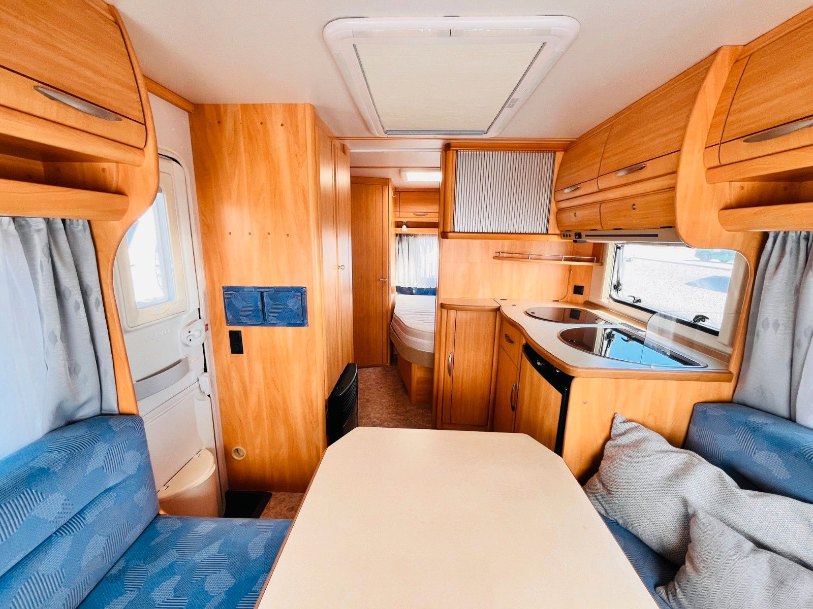 Fahrzeugabbildung Fendt SAPHIR 470 TF FRANZ.BETT RUNDSITZGRUPPE