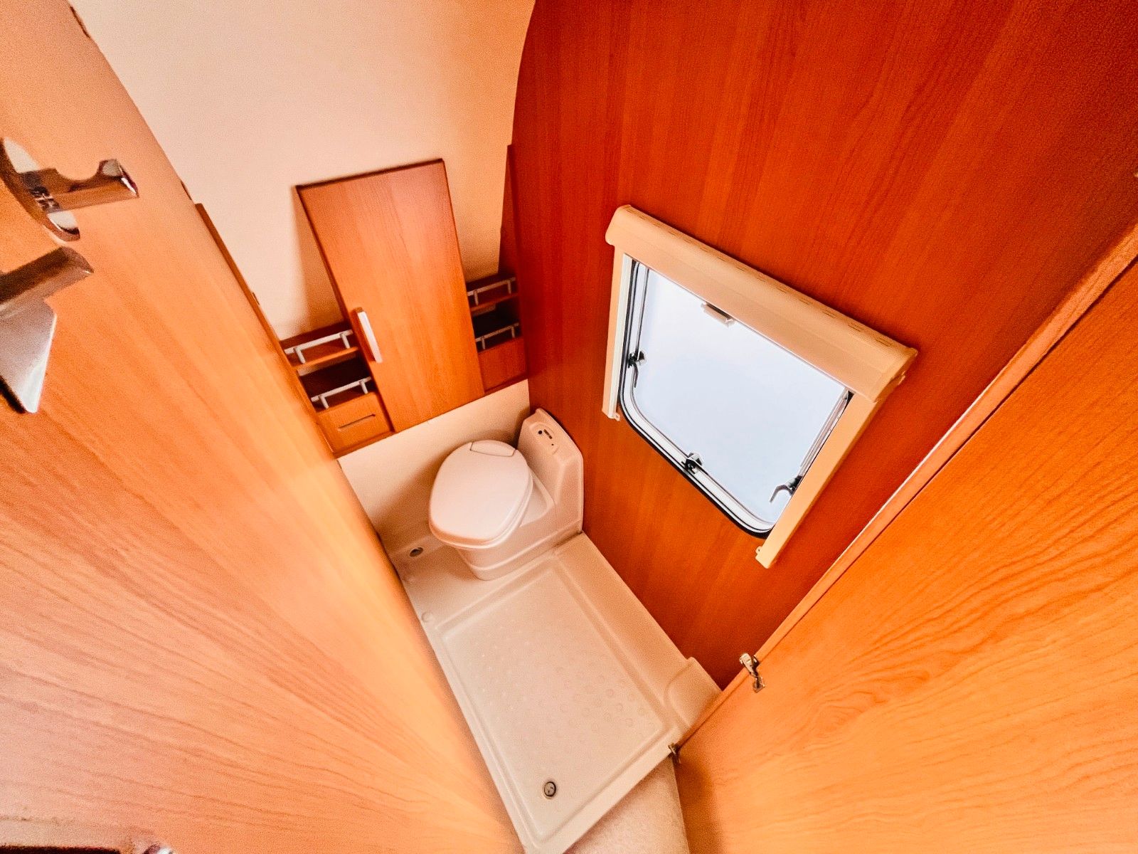 Fahrzeugabbildung Knaus SPORT 500 FU FRANZ.BETT RUNDSITZGRUPPE 1.HAND
