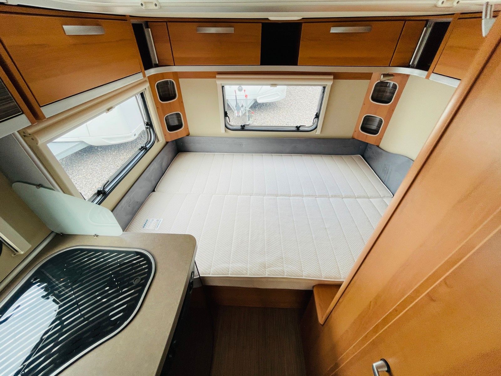 Fahrzeugabbildung HYMER / ERIBA / HYMERCAR FEELING 425 QUERBETT AUFSTELLDACH
