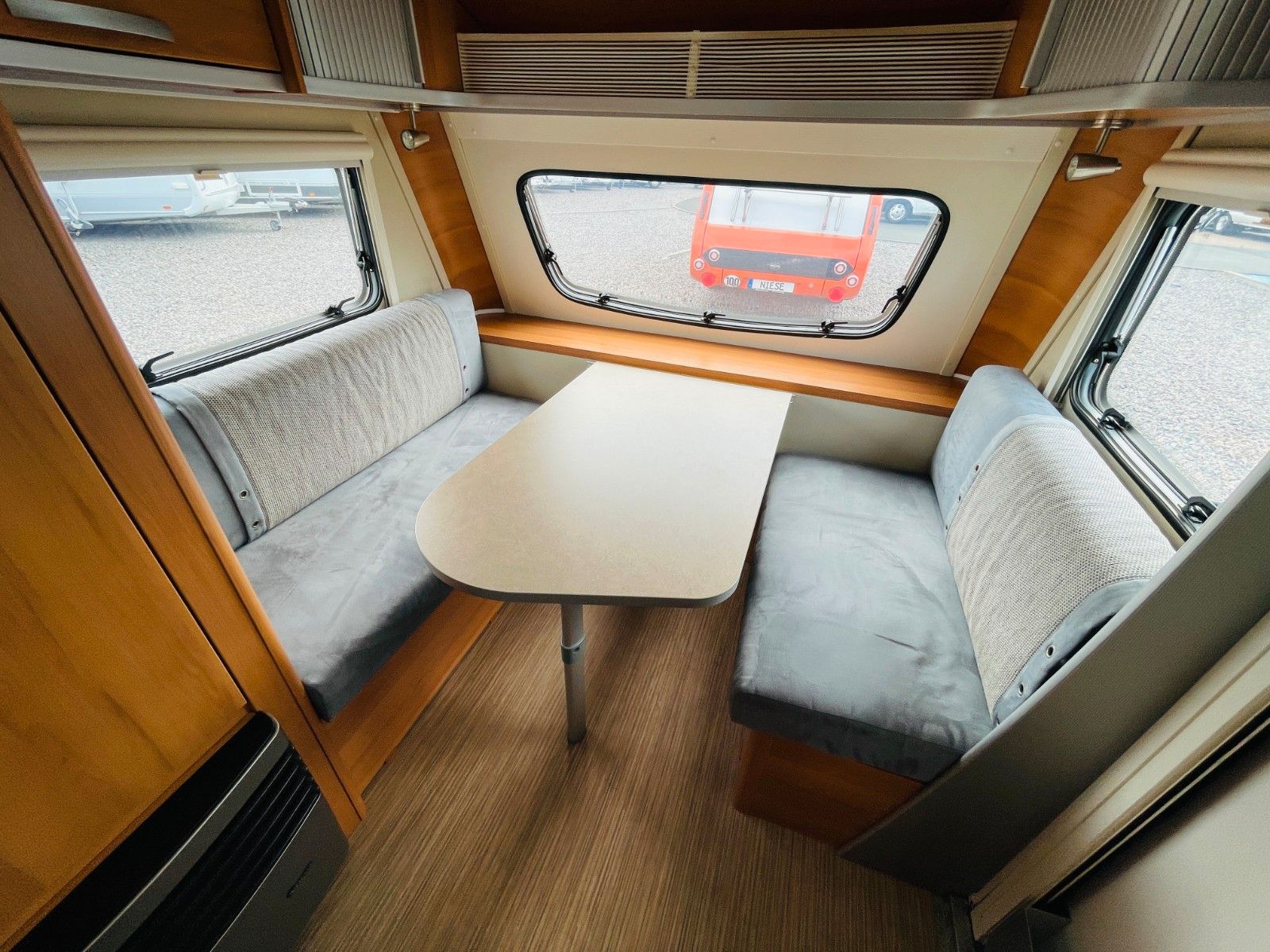 Fahrzeugabbildung HYMER / ERIBA / HYMERCAR FEELING 425 QUERBETT AUFSTELLDACH
