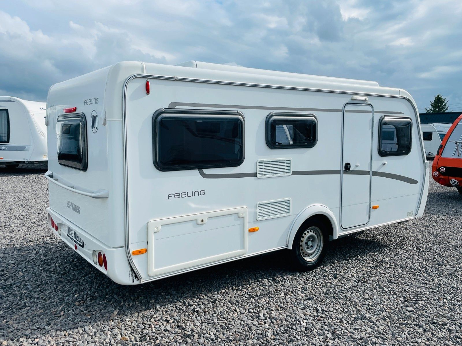 Fahrzeugabbildung HYMER / ERIBA / HYMERCAR FEELING 425 QUERBETT AUFSTELLDACH