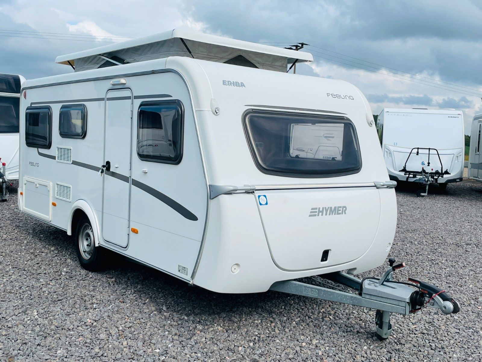 Fahrzeugabbildung HYMER / ERIBA / HYMERCAR FEELING 425 QUERBETT AUFSTELLDACH