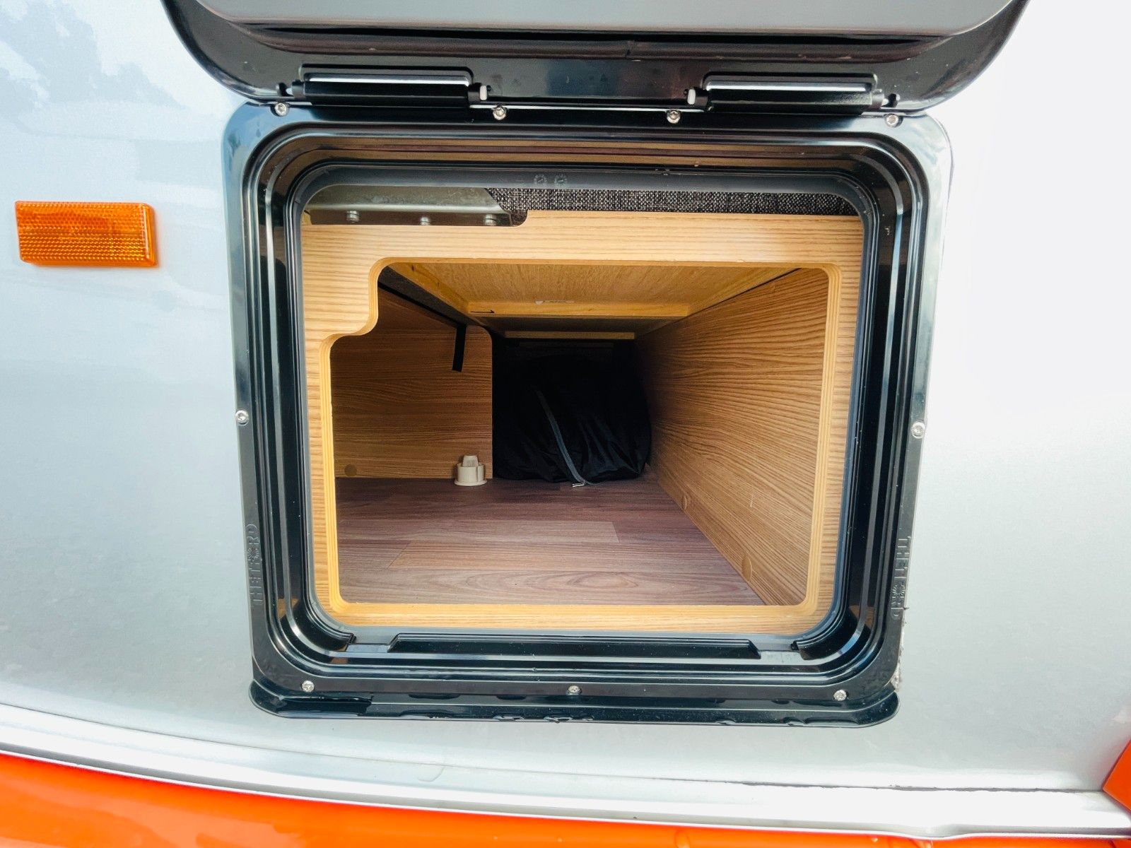 Fahrzeugabbildung T@b 320 MEXICAN SUNSET KÜHLSCHRANK FAHRRADTRÄGER