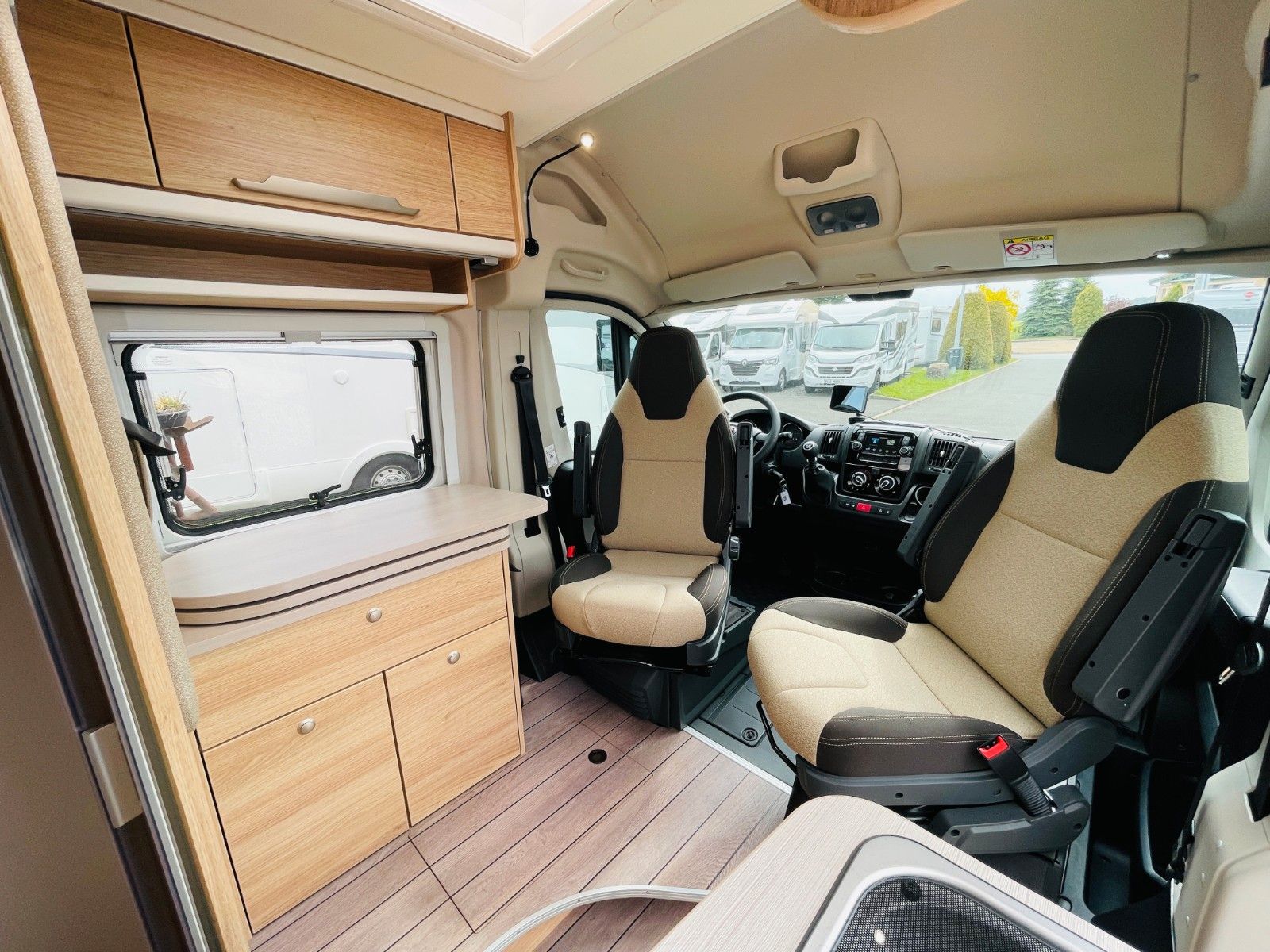 Fahrzeugabbildung Knaus BOXSTAR 600 E LIFETIME 6m EINZELBETTEN
